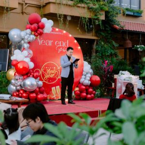 YEAR END PARTY CHUYỂN PHÁT NHANH